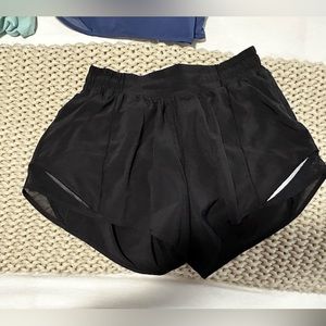 Lululemon hotty hot short